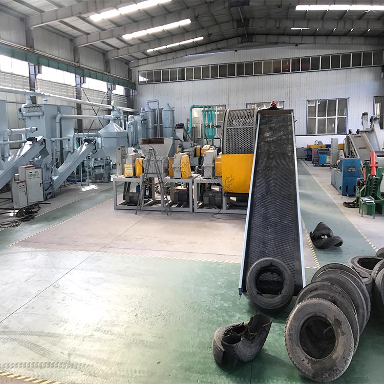 廢舊輪胎處理設(shè)備生產(chǎn)線圖片.jpg
